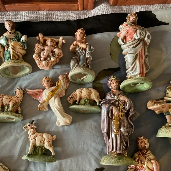 Vintage Atlantic Mold Nativity Manger Scene, 21-Piece, 1970 Ceramic Set